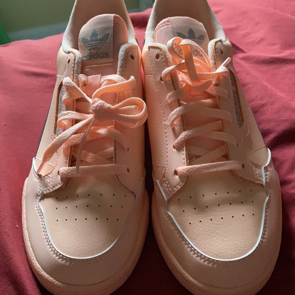 Spring time Adidas - Picture 3 of 3